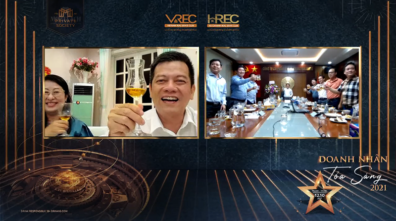 Tiệc giao lưu trực tuyến diễn ra trong kh&amp;ocirc;ng kh&amp;iacute; vui vẻ v&amp;agrave; kh&amp;ocirc;ng k&amp;eacute;m phần th&amp;uacute; vị giữa BTC v&amp;agrave; DN ở c&amp;aacute;c điểm cầu khắp mọi miền đất nước