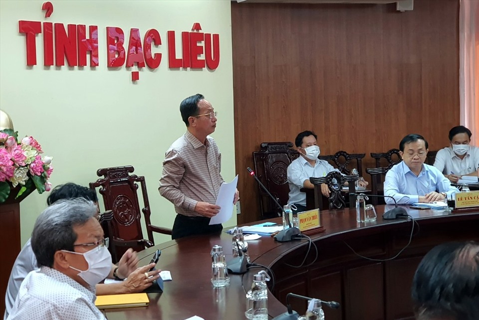 Chủ tịch UBND tỉnh Bạc Li&amp;ecirc;u n&amp;ecirc;u những kh&amp;oacute; khăn, thuận lợi tại dự &amp;aacute;n Nh&amp;agrave; m&amp;aacute;y Nhiệt điện kh&amp;iacute; LNG Bạc Li&amp;ecirc;u. Ảnh: Nhật Hồ
