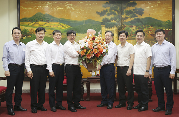 NHCSXH ch&amp;uacute;c mừng Hội N&amp;ocirc;ng d&amp;acirc;n Việt Nam