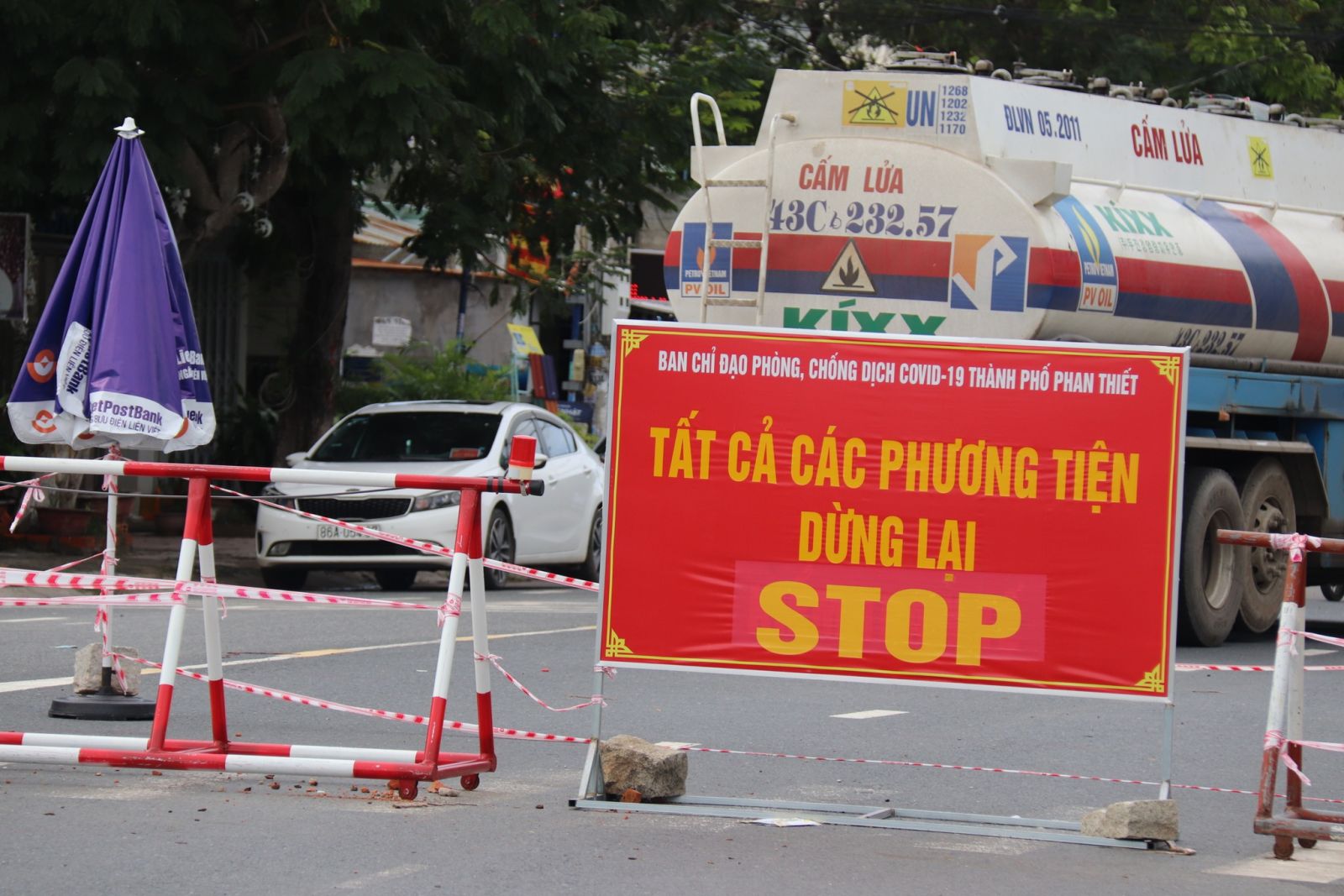 Chốt kiểm so&amp;aacute;t dịch Covid-19 ngang qua Tp.Phan Thiết, Tỉnh B&amp;igrave;nh Thuận.