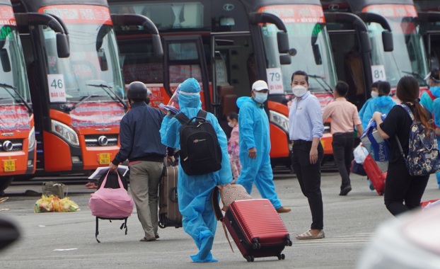 Kh&amp;aacute;ch đi đường bộ kh&amp;ocirc;ng phải x&amp;eacute;t nghiệm &amp;acirc;m t&amp;iacute;nh Covid-19