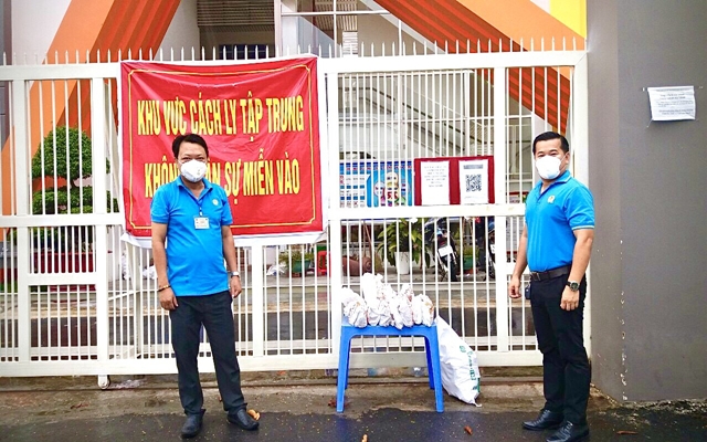 Tiếp tục triển khai ti&amp;ecirc;m nhanh vắc xin khi được ph&amp;acirc;n bổ, ưu ti&amp;ecirc;n ti&amp;ecirc;m cho c&amp;ocirc;ng nh&amp;acirc;n lao động phục hồi sản xuất v&amp;agrave; thực hiện c&amp;aacute;c c&amp;ocirc;ng tr&amp;igrave;nh x&amp;acirc;y dựng