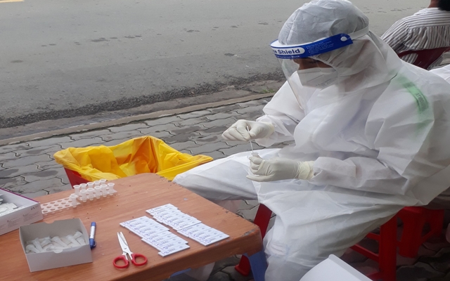 Kết quả, c&amp;aacute;c địa phương lấy mẫu test nhanh v&amp;agrave; PCR cho 11.113.461 lượt người, c&amp;oacute; 182.611 trường hợp dương t&amp;iacute;nh, tỷ lệ 1,64%