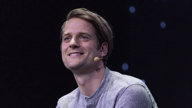 Gi&amp;aacute;m đốc điều h&amp;agrave;nh Klarna Sebastian Siemiatkowski ph&amp;aacute;t biểu tại một hội nghị c&amp;ocirc;ng nghệ v&amp;agrave; &amp;acirc;m nhạc ở Stockholm, Thụy Điển