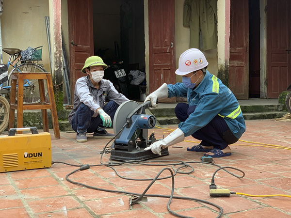 Ngay sau khi thực hiện xong c&amp;aacute;ch ly khi trở về từ v&amp;ugrave;ng dịch, anh H&amp;agrave; Ngọc T&amp;uacute; được vay vốn NHCSXH đầu tư mở xưởng cơ kh&amp;iacute;