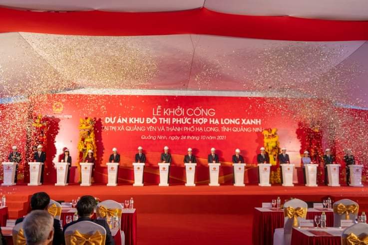 C&amp;aacute;c đại biểu bấm n&amp;uacute;t khởi c&amp;ocirc;ng Dự &amp;aacute;n Khu đ&amp;ocirc; thị phức hợp Hạ Long Xanh.