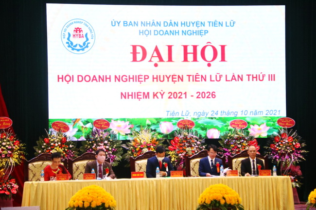Đo&amp;agrave;n chủ tịch đều h&amp;agrave;nh Đại hội