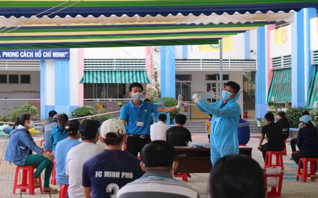 Trong điều kiện b&amp;igrave;nh thường mới, c&amp;aacute;c địa phương trong tỉnh đang sắp xếp, thu gọn khu c&amp;aacute;ch ly, trả lại mặt bằng cho c&amp;aacute;c doanh nghiệp, trường học... đ&amp;atilde; trưng dụng l&amp;agrave;m khu c&amp;aacute;ch ly