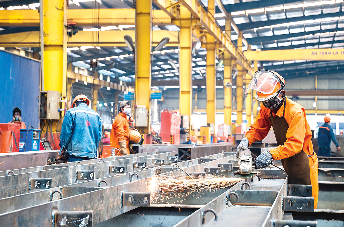 C&amp;oacute; cần nới trần nợ c&amp;ocirc;ng? - Ảnh 1