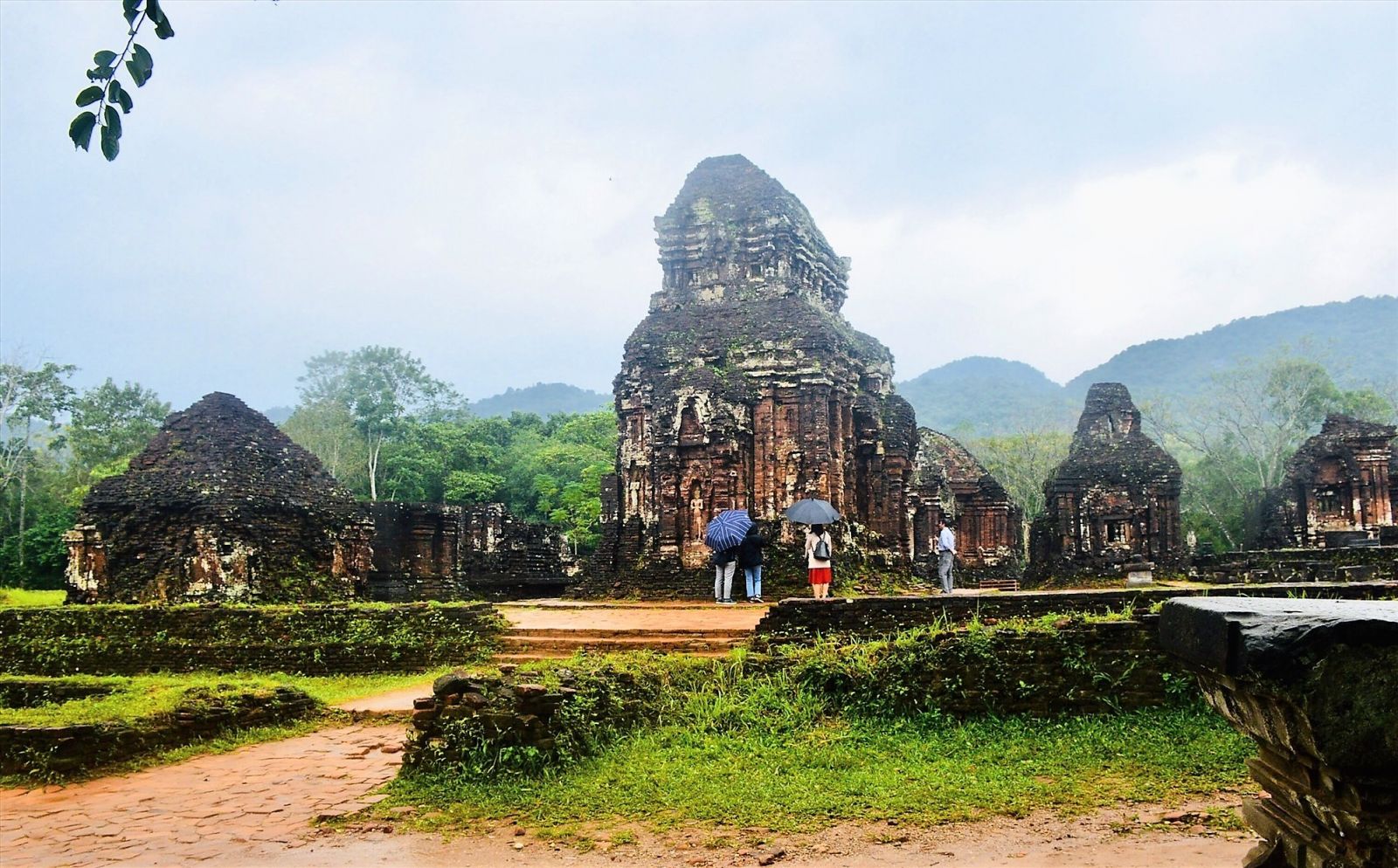 Kh&amp;aacute;ch du lịch khi đến Quảng Nam c&amp;oacute; thể tham gia c&amp;aacute;c chương tr&amp;igrave;nh du lịch kết hợp sử dụng dịch vụ tại c&amp;aacute;c khu, điểm v&amp;agrave; c&amp;aacute;c đơn vị đ&amp;atilde; được lựa chọn phục vụ.