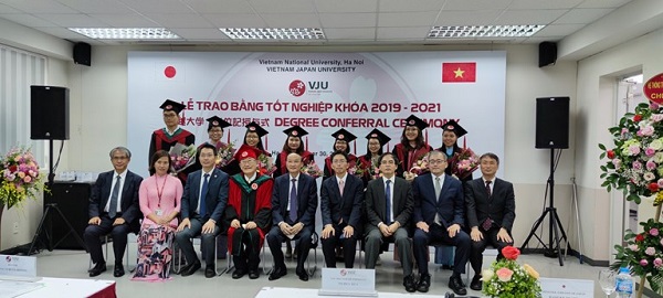 Lễ trao bằng tốt nghiệp cho c&amp;aacute;c t&amp;acirc;n thạc sĩ kh&amp;oacute;a 2019-2021 của VJU