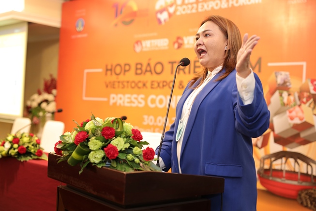 B&amp;agrave; Rose Chitanuwat đại diện Tập đo&amp;agrave;n Informa Markets