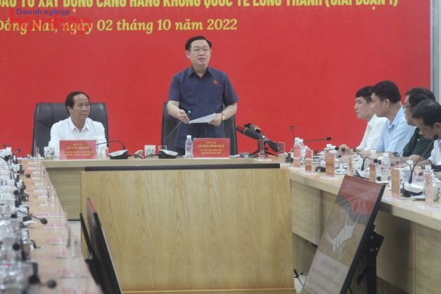 Ảnh: Chủ tịch Quốc hội Vương Đ&amp;igrave;nh Huệ ph&amp;aacute;t  biểu tại buổi l&amp;agrave;m việc.