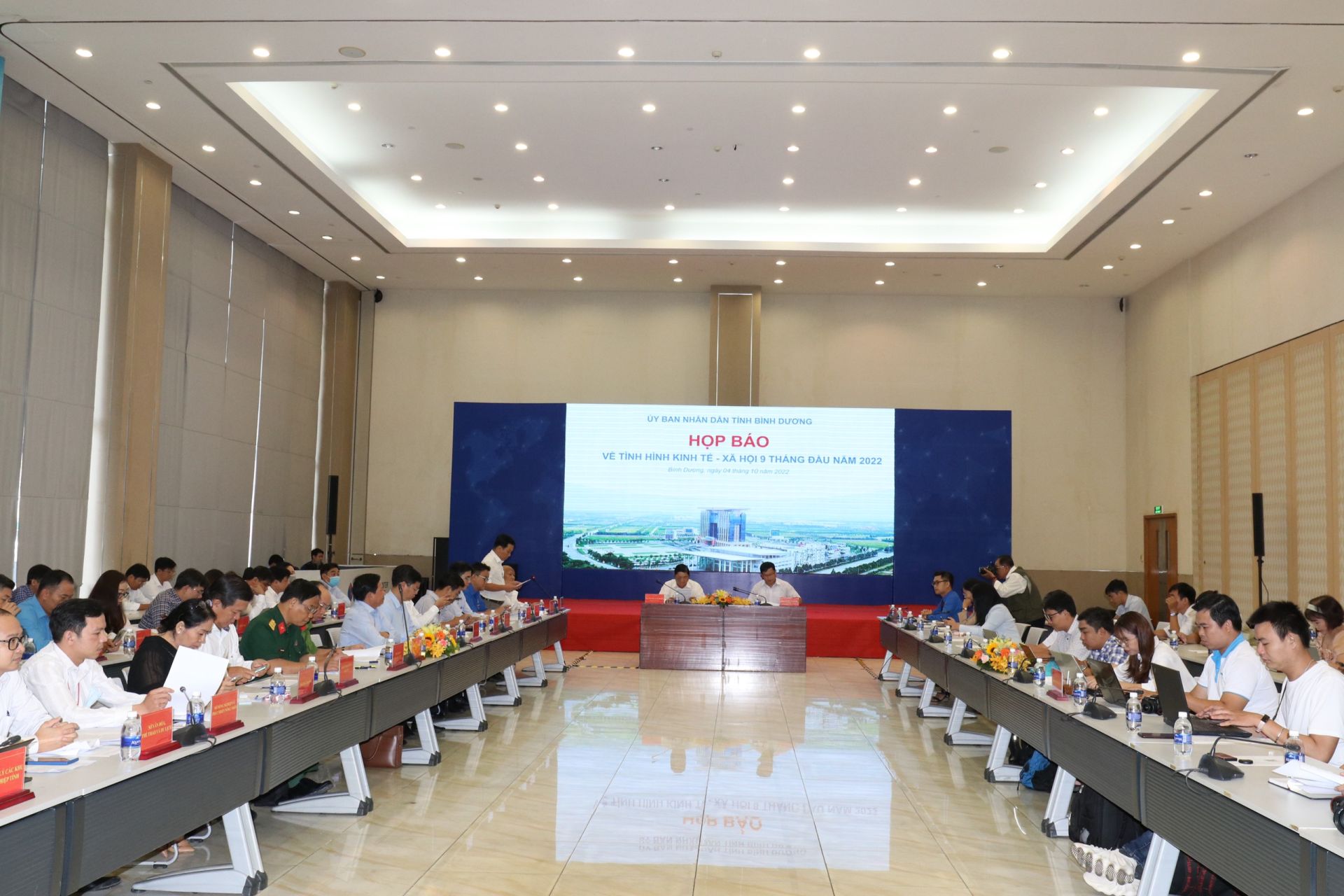 To&amp;agrave;n cảnh buổi Họp b&amp;aacute;o về t&amp;igrave;nh h&amp;igrave;nh kinh tế - x&amp;atilde; hội 9 th&amp;aacute;ng đầu năm 2022