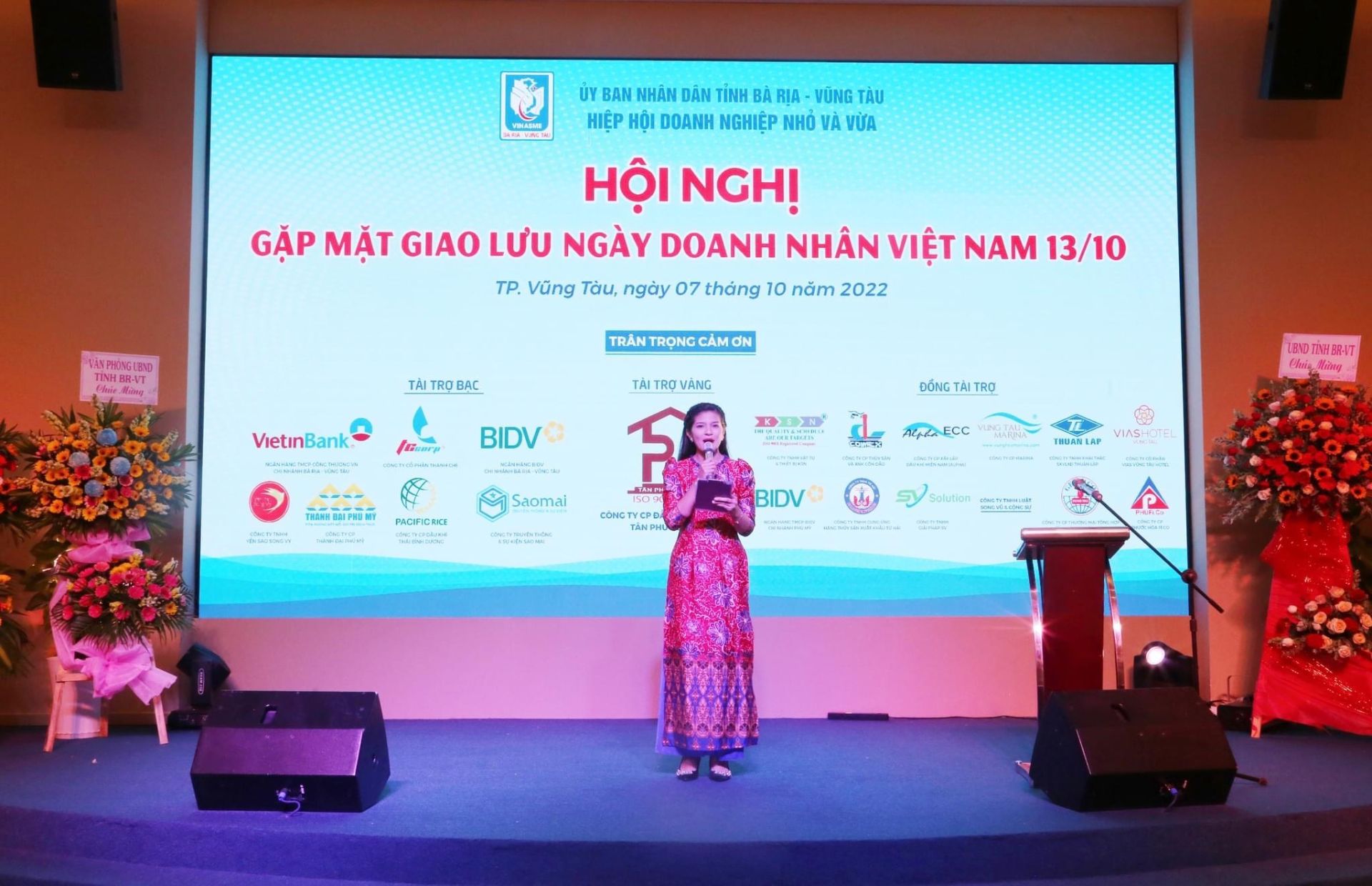Ảnh: Hội nghị gặp mặt giao lưu ng&amp;agrave;y Doanh nh&amp;acirc;n Việt Nam 13/10.
