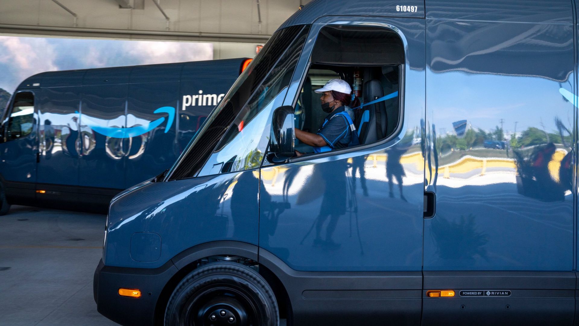 Amazon sẽ sớm tiếp cận một số xe tải giao h&amp;agrave;ng bằng điện m&amp;agrave; họ đ&amp;atilde; hợp t&amp;aacute;c với Rivian Automotive.