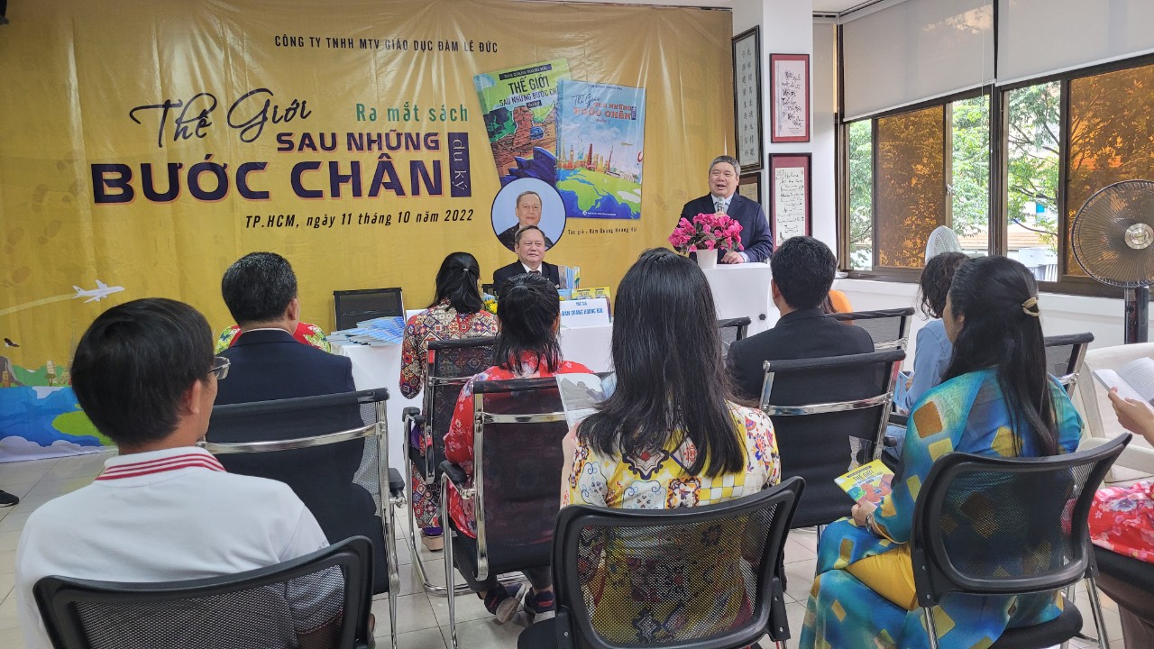 &amp;Ocirc;ng Đ&amp;agrave;m Quang Hồng Hải - GĐ C&amp;ocirc;ng ty TNHH MTV Gi&amp;aacute;o dục Đ&amp;agrave;m L&amp;ecirc; Đức pph&amp;aacute;t biểu tại lễ ra mắt s&amp;aacute;ch