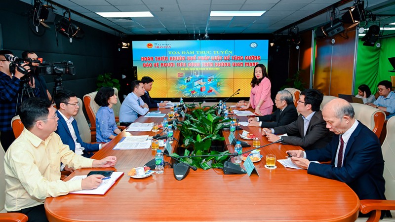 Tọa đ&amp;agrave;m &amp;ldquo;Ho&amp;agrave;n thiện khu&amp;ocirc;n khổ ph&amp;aacute;p luật để tăng cường bảo vệ người ti&amp;ecirc;u d&amp;ugrave;ng tr&amp;ecirc;n kh&amp;ocirc;ng gian mạng&amp;rdquo;