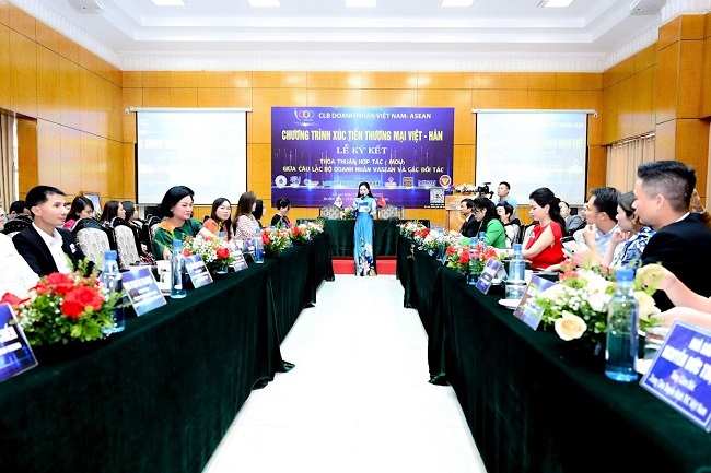 Quang cảnh sự kiện k&amp;yacute; kết