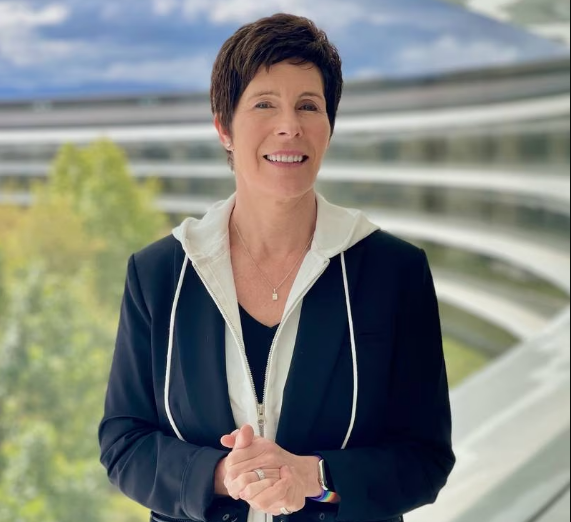 Deirdre O'Brien, Ph&amp;oacute; chủ tịch cấp cao phụ tr&amp;aacute;ch b&amp;aacute;n lẻ của Apple