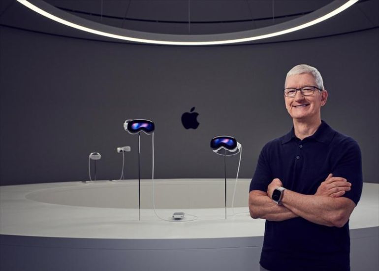 CEO Tim Cook