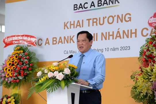&amp;Ocirc;ng L&amp;acirc;m Văn Bi, Thường vụ Tỉnh ủy, Ph&amp;oacute; chủ tịch UBND tỉnh C&amp;agrave; Mau ph&amp;aacute;t biểu tại lễ khai trương