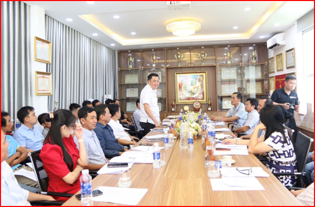 &amp;Ocirc;ng Cao Văn Ch&amp;oacute;ng - Ph&amp;oacute; Gi&amp;aacute;m đốc Sở VHTTDL tỉnh B&amp;igrave;nh Dương ph&amp;aacute;t biểu tại buổi l&amp;agrave;m việc