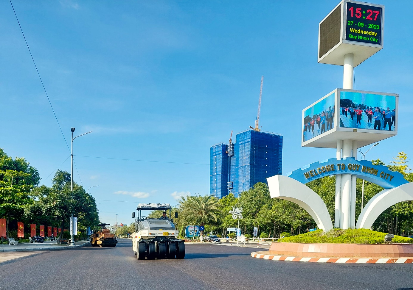 Thi c&amp;ocirc;ng thảm BTN C12,5 đường Nguyễn Tất Th&amp;agrave;nh-TP.Quy Nhơn-B&amp;igrave;nh Định