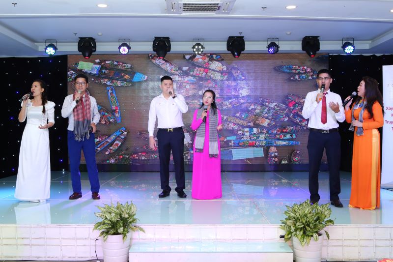 C&amp;aacute;c tiết mục văn nghệ đậm chất miền T&amp;acirc;y Nam Bộ của c&amp;aacute;c th&amp;agrave;nh vi&amp;ecirc;n BNI