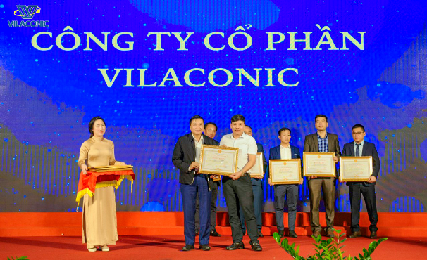 C&amp;ocirc;ng ty cổ phần Vilaconic được UBND tỉnh nghệ An khen thưởng l&amp;agrave; doanh nghiệp xuất khẩu c&amp;oacute; th&amp;agrave;nh t&amp;iacute;ch xuất sắc năm 2022.