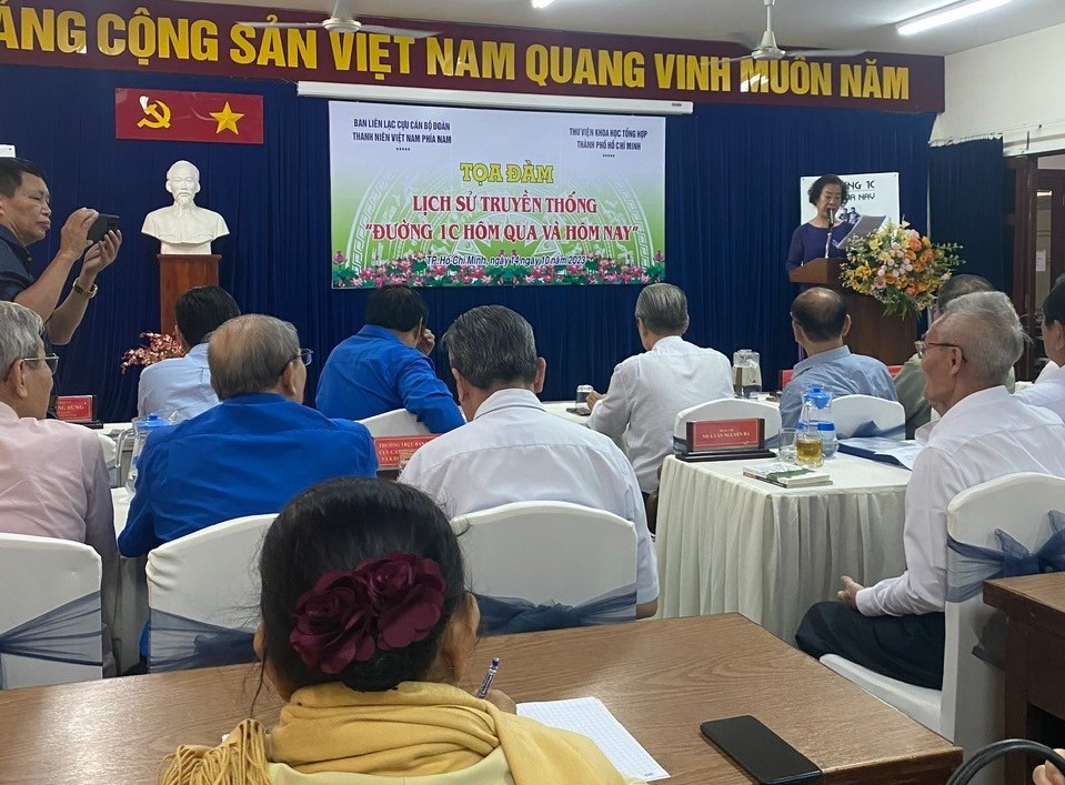 Quang cảnh buổi tọa đ&amp;agrave;m về đường giao th&amp;ocirc;ng vận tải 1C