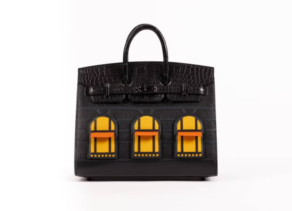 Một con c&amp;aacute; sấu Hermes Birkin m&amp;agrave;u đen mờ, được b&amp;aacute;n đấu gi&amp;aacute; với Sotheby's với gi&amp;aacute; ước t&amp;iacute;nh từ 120.000 đến 150.000 Euro. Ảnh: Sotheby's