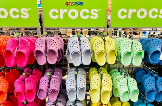 Công cuộc biến mình thành thương hiệu tỷ USD của "thảm họa thời trang" Crocs