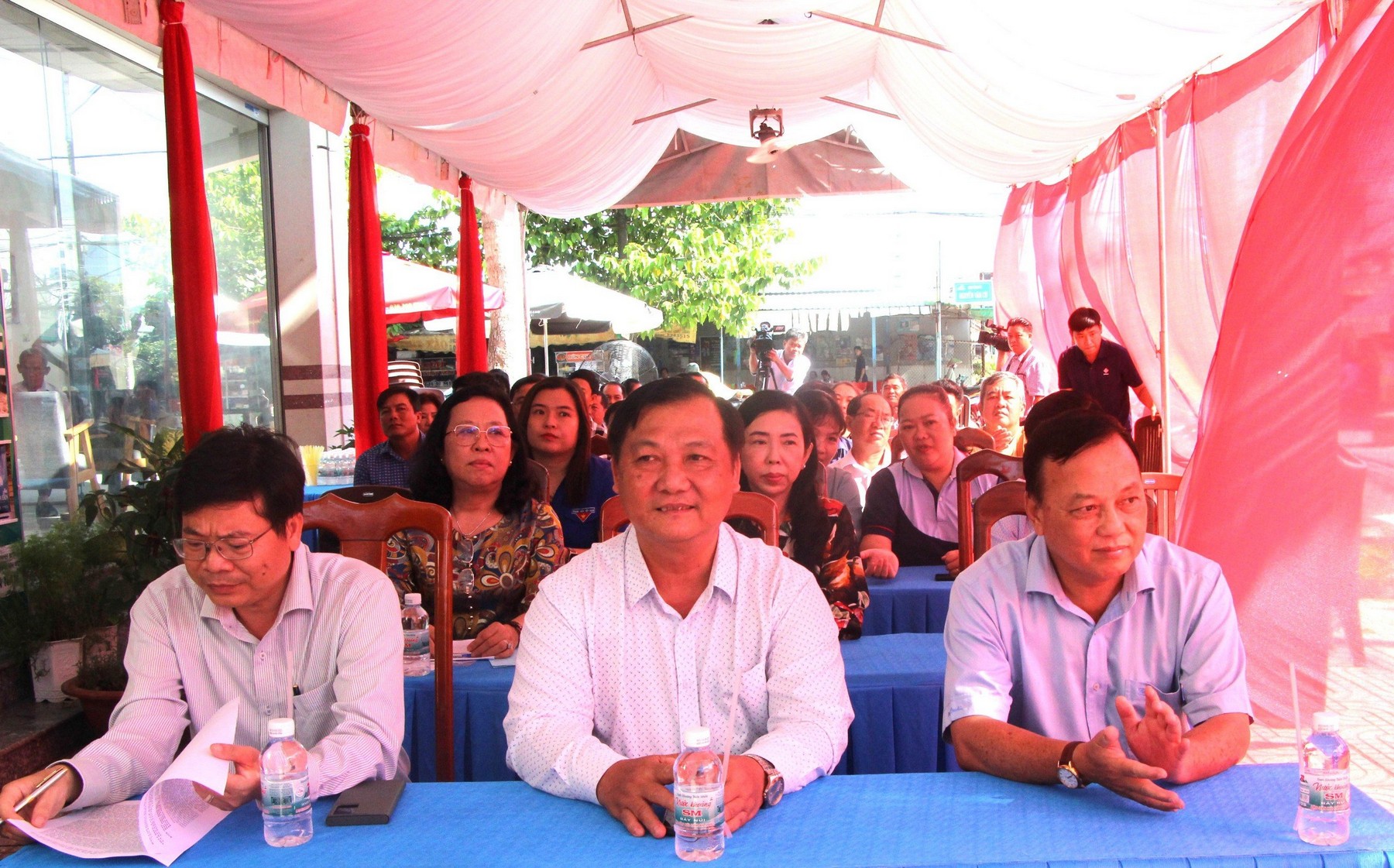 Đại biểu dự lễ khai trương