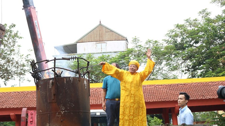 Ảnh minh họaĐ&amp;uacute;ng 9 giờ ng&amp;agrave;y 23/10/2023 (9/9 năm Q&amp;uacute;y M&amp;atilde;o), lễ đ&amp;uacute;c tượng Ngọc Ho&amp;agrave;ng Thượng Đế v&amp;agrave; tượng Nam T&amp;agrave;o, Bắc Đẩu được tổ chức tại Di t&amp;iacute;ch Ch&amp;ugrave;a Ngọc Ho&amp;agrave;ng.