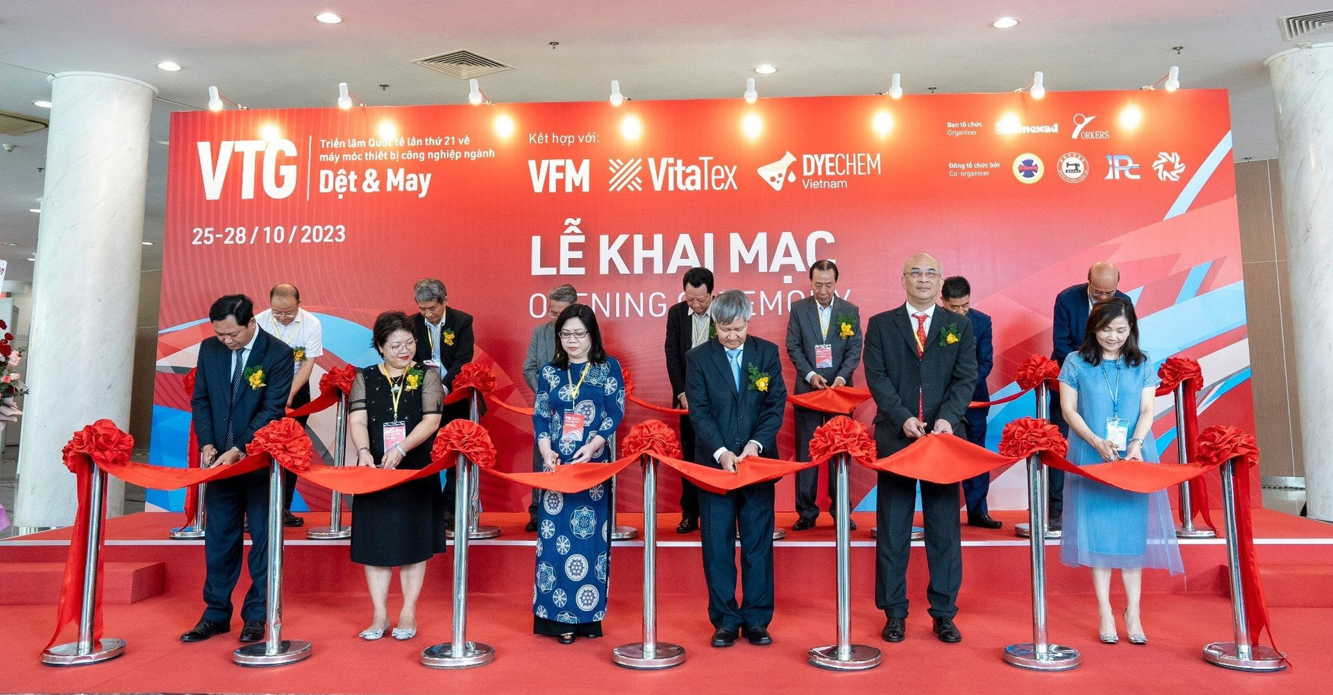 Khai mạc chuỗi Triển l&amp;atilde;m quốc tế lần thứ 21 về m&amp;aacute;y m&amp;oacute;c thiết bị ng&amp;agrave;nh dệt - may