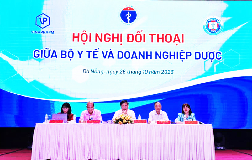 Hội nghị đối thoại năm 2023 giữa Bộ Y tế v&amp;agrave; doanh nghiệp dược