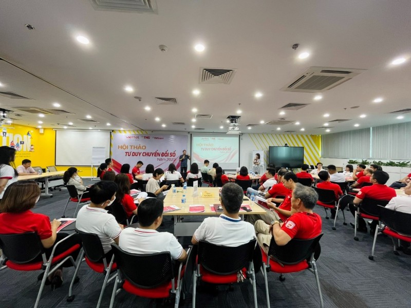 Một hoạt động trong chuỗi đ&amp;agrave;o tạo tư duy chuyển đổi số tại TNG Holdings Vietnam