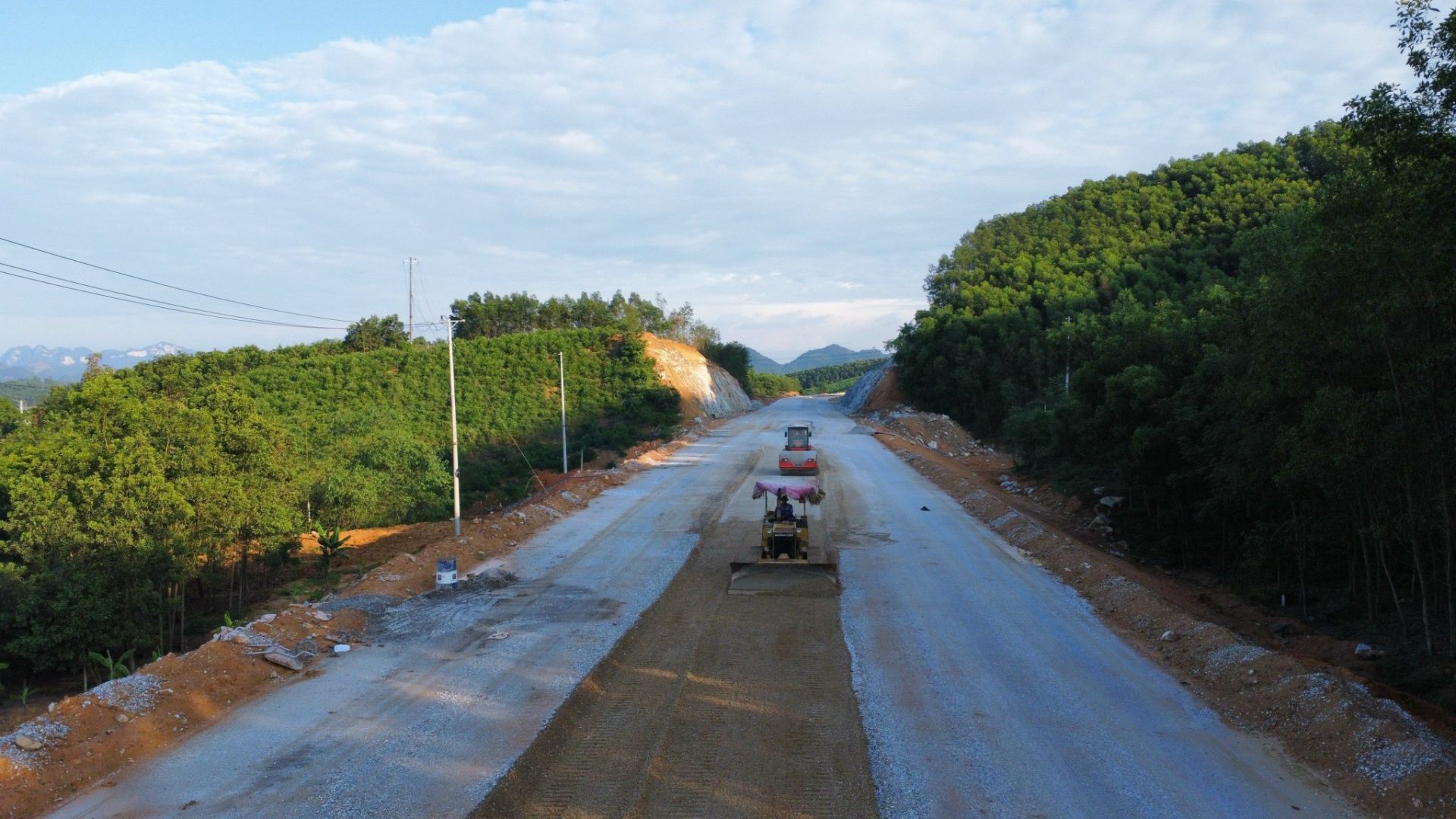 Dự &amp;aacute;n c&amp;oacute; tổng chiều d&amp;agrave;i to&amp;agrave;n tuyến 40,2 km với quy m&amp;ocirc; 4 l&amp;agrave;n xe, vận tốc tối đa 120km/h