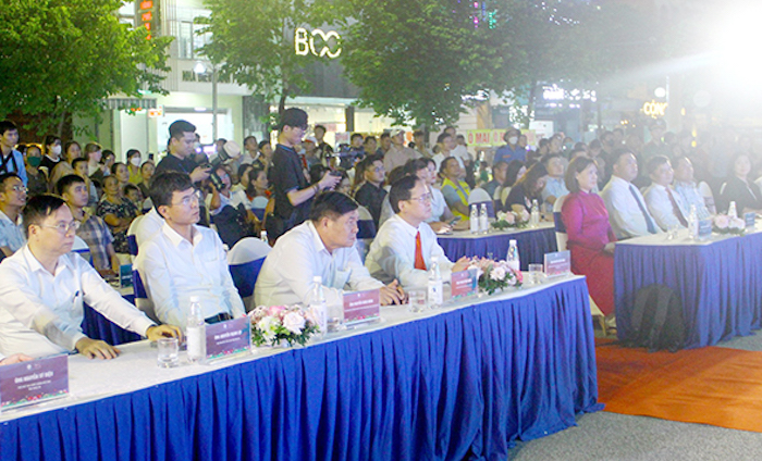 C&amp;aacute;c đại biểu tham dự Lễ khai mạc Chương tr&amp;igrave;nh &amp;ldquo;Li&amp;ecirc;n kết, x&amp;uacute;c tiến đầu tư, thương mại, du lịch H&amp;agrave; Nội &amp;ndash; Nghệ An 2023&amp;rdquo;