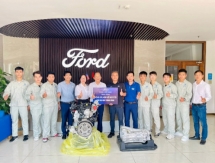 Ford Việt Nam trao tặng động cơ, hộp số cho nhiều trường đại học