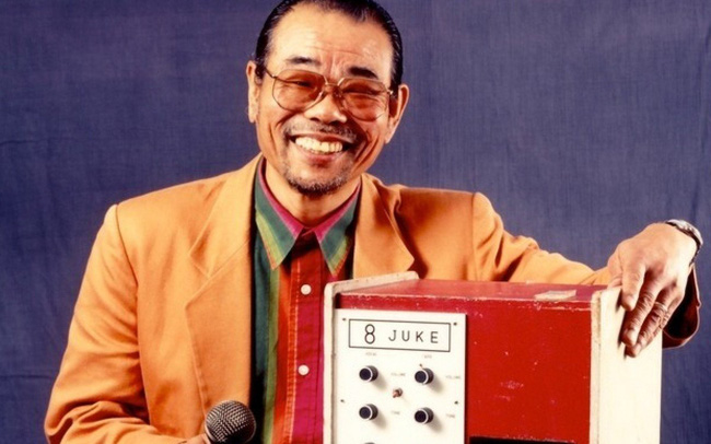 Chuyện đời thăng trầm như phim của cha đẻ m&amp;aacute;y h&amp;aacute;t Karaoke: C&amp;oacute; l&amp;uacute;c gi&amp;agrave;u sang nhưng trầm cảm, mất tiền khủng bản quyền song bất ngờ s&amp;aacute;nh ngang c&amp;aacute;c huyền thoại thế kỷ 20 - Ảnh 1.