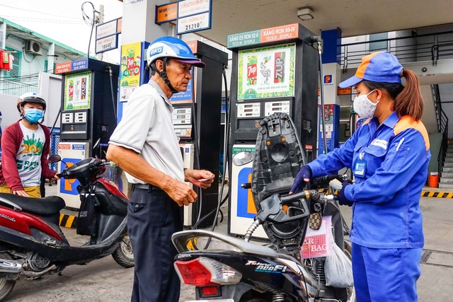 Gi&amp;aacute; xăng h&amp;ocirc;m nay (14/2) c&amp;oacute; thể giảm mạnh!