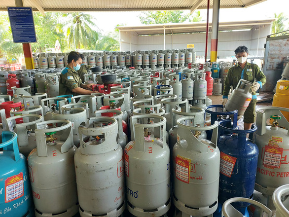 Lần thứ 9 trong năm nay gas tăng gi&amp;aacute;. Lần n&amp;agrave;y gi&amp;aacute; gas tăng th&amp;ecirc;m 17.000 đồng