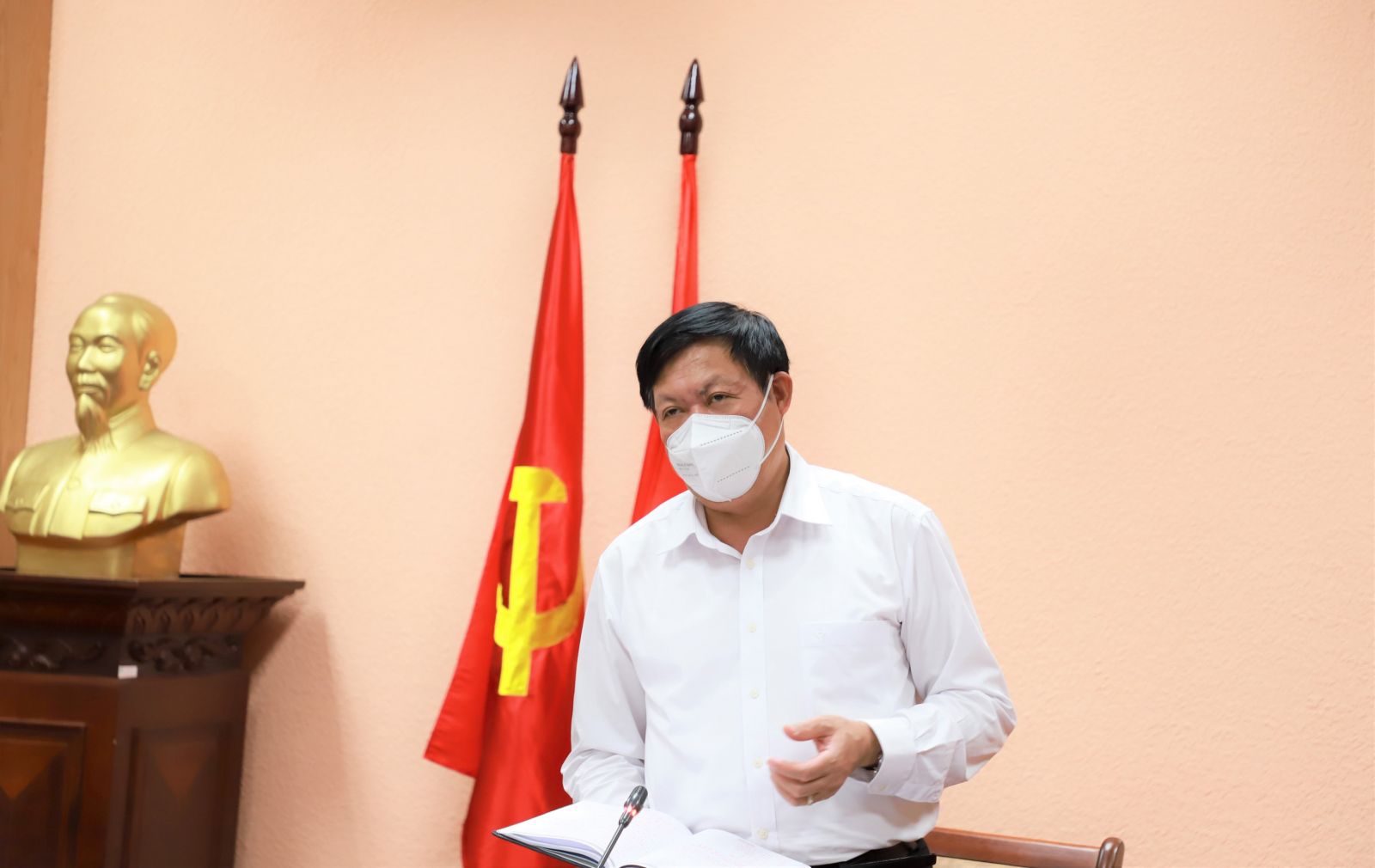 Thứ trưởng Bộ Y tế Đỗ Xu&amp;acirc;n Tuy&amp;ecirc;n ph&amp;aacute;t biểu tại điểm cầu Bộ Y tế