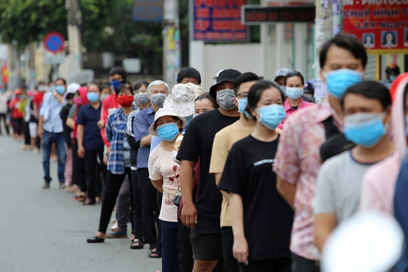 Kh&amp;ocirc;ng x&amp;eacute;t nghiệm COVID-19 định kỳ với quy m&amp;ocirc; to&amp;agrave;n d&amp;acirc;n ở TP.HCM