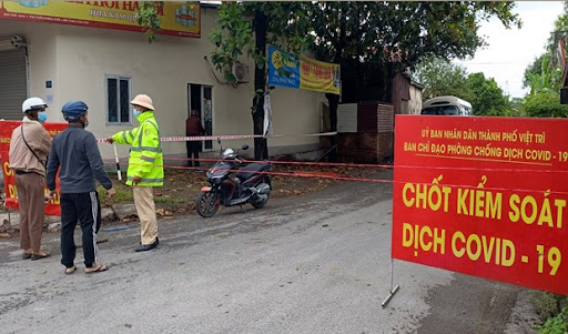 Chốt kiểm so&amp;aacute;t đường v&amp;agrave;o x&amp;atilde; Chu H&amp;oacute;a, th&amp;agrave;nh phố Việt Tr&amp;igrave; (Ảnh minh họa)