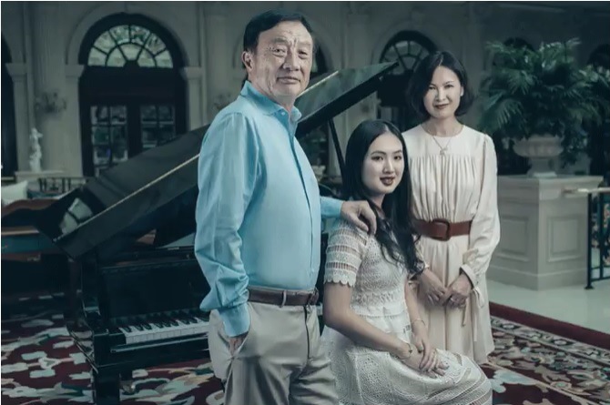 &amp;Ocirc;ng chủ Huawei Ren Zhengfei c&amp;ugrave;ng con g&amp;aacute;i &amp;uacute;t Annabel Yao v&amp;agrave; người vợ thứ hai Yao Lin. Ảnh: Suho.
