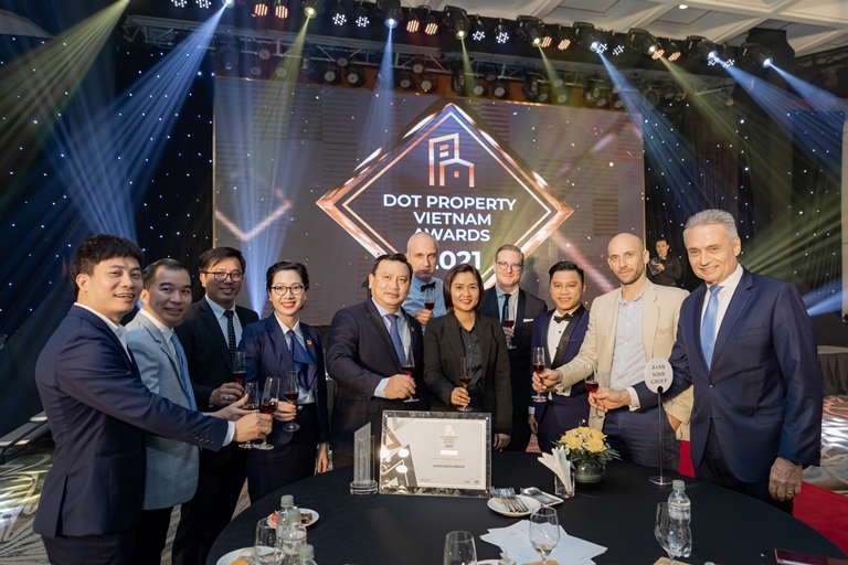 Sự kiện t&amp;ocirc;n vinh những h&amp;igrave;nh mẫu doanh nghiệp &amp;amp; dự &amp;aacute;n ti&amp;ecirc;u biểu của xu hướng ph&amp;aacute;t triển bền vững
