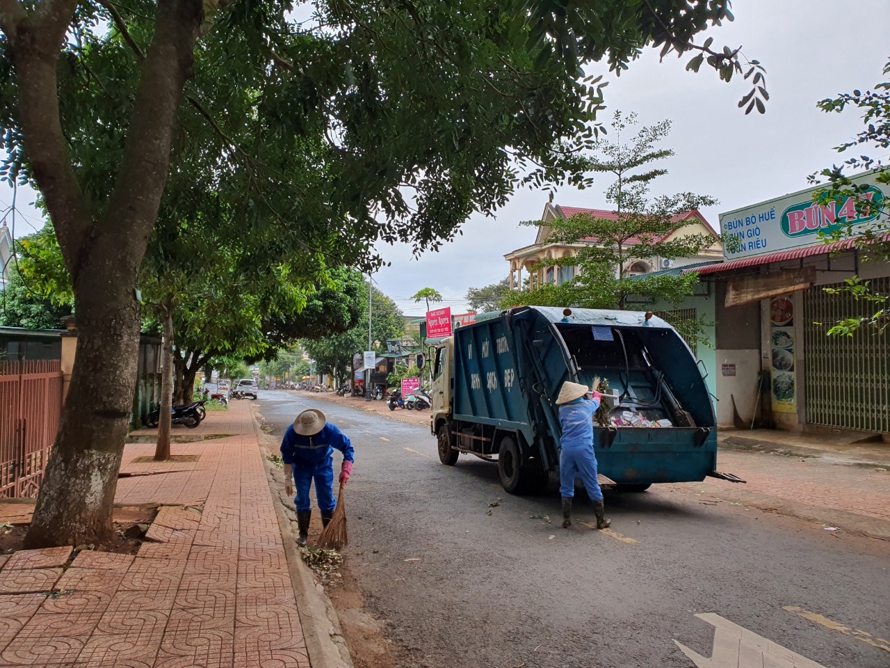 C&amp;ocirc;ng ty TNHH MTV Ho&amp;agrave;i Thanh lu&amp;ocirc;n coi trọng đầu tư nh&amp;acirc;n lực v&amp;agrave; trang thiết bị để duy tr&amp;igrave; hiệu quả hoạt động sản xuất kinh doanh.